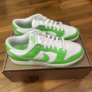 *New with defects* Nike Dunk Low Women White Green (HV0842-133) Size 9.5W